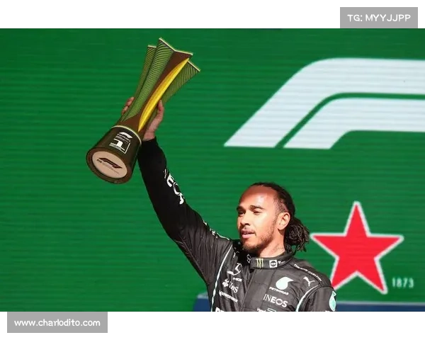 汉密尔顿主场荣耀加冕 英国站夺冠追平F1历史胜场纪录 汉密尔顿主场荣耀加冕 英国站夺冠追平F1历史胜场纪录